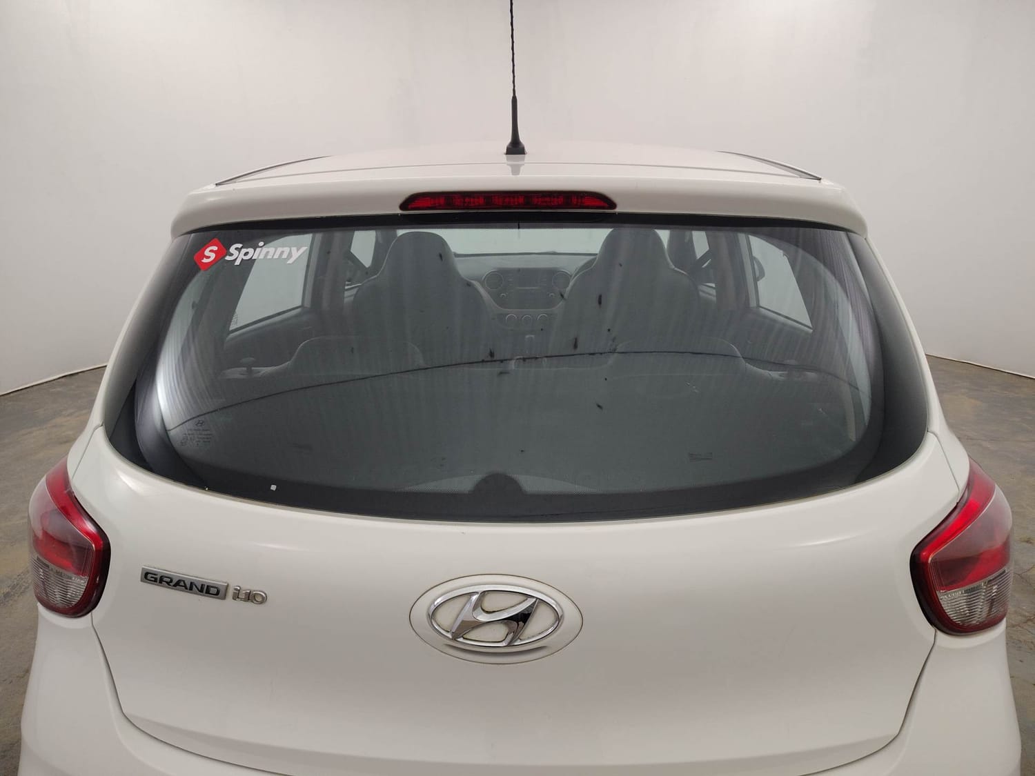 Used 2018 Hyundai Grand i10 Magna 1.2 Kappa VTVT Petrol Manual exterior BACK WINDSHIELD VIEW