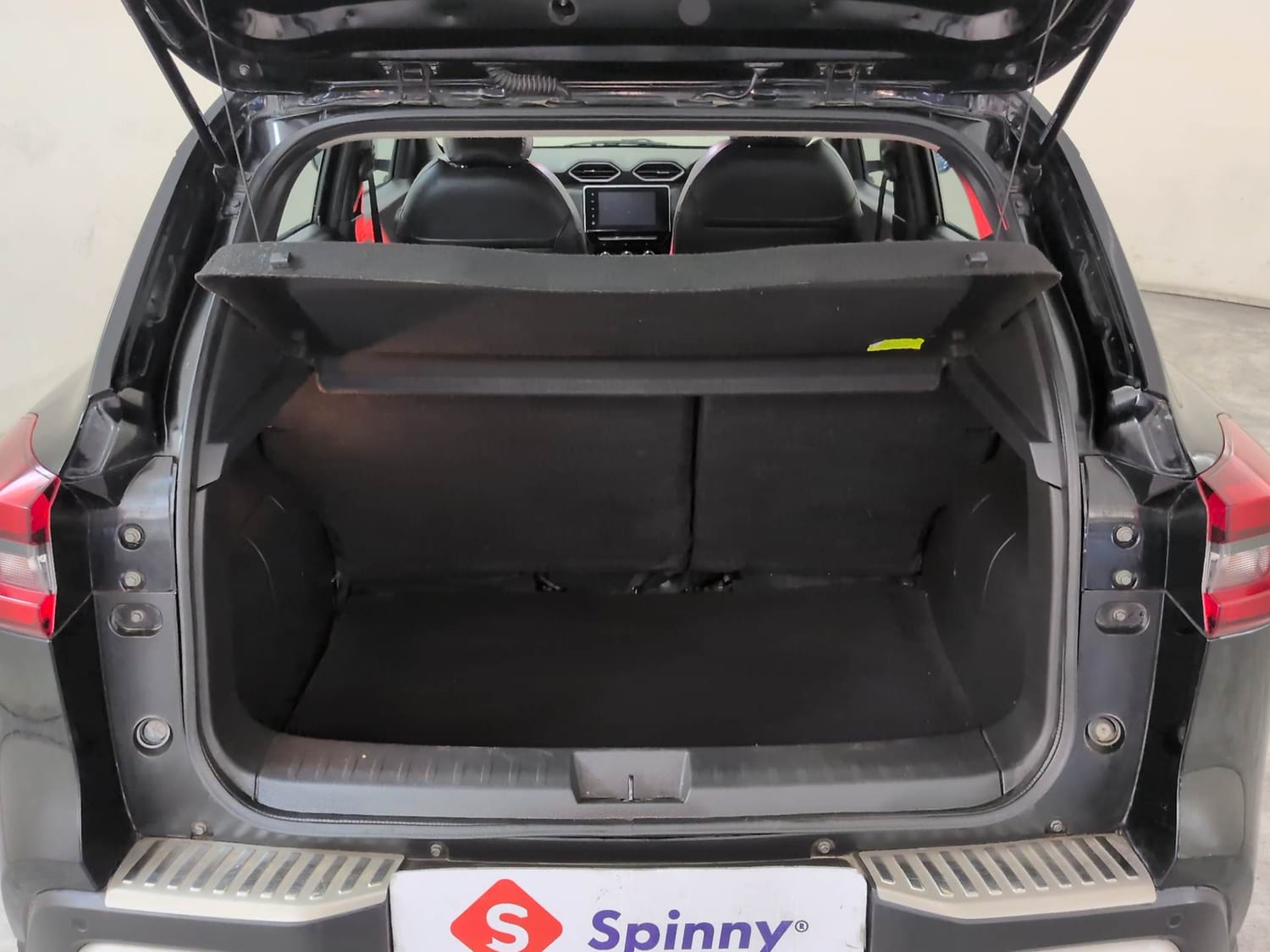 Used 2022 Nissan Magnite XV Premium Turbo CVT Petrol Automatic interior DICKY INSIDE VIEW