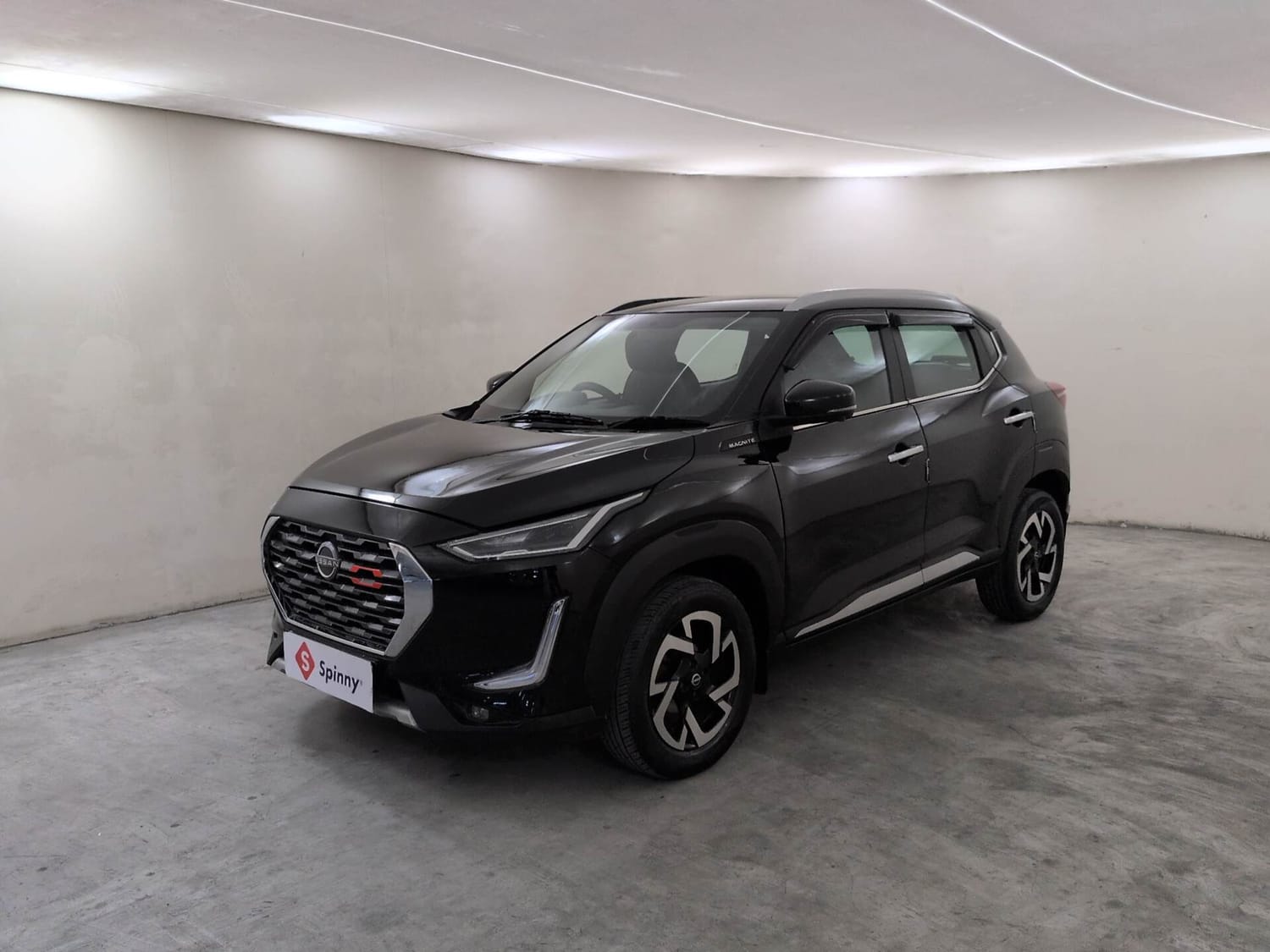 Used 2022 Nissan Magnite XV Premium Turbo CVT Petrol Automatic exterior LEFT FRONT CORNER VIEW