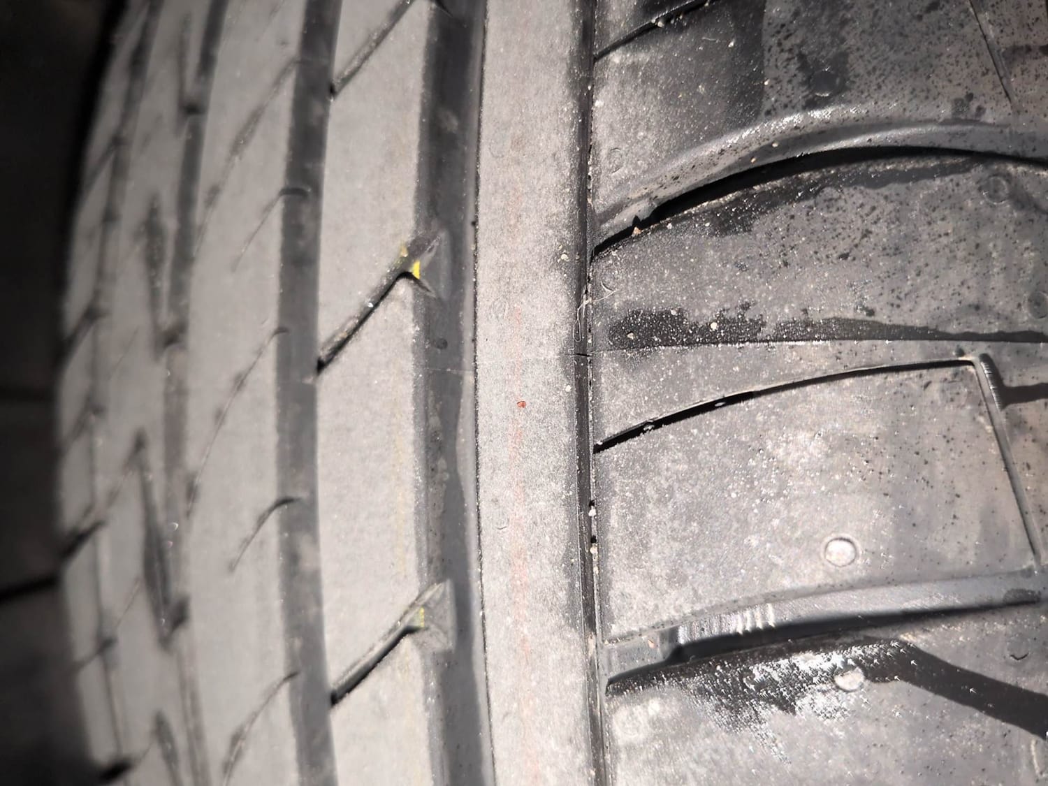 Used 2022 Nissan Magnite XV Premium Turbo CVT Petrol Automatic tyres RIGHT REAR TYRE TREAD VIEW