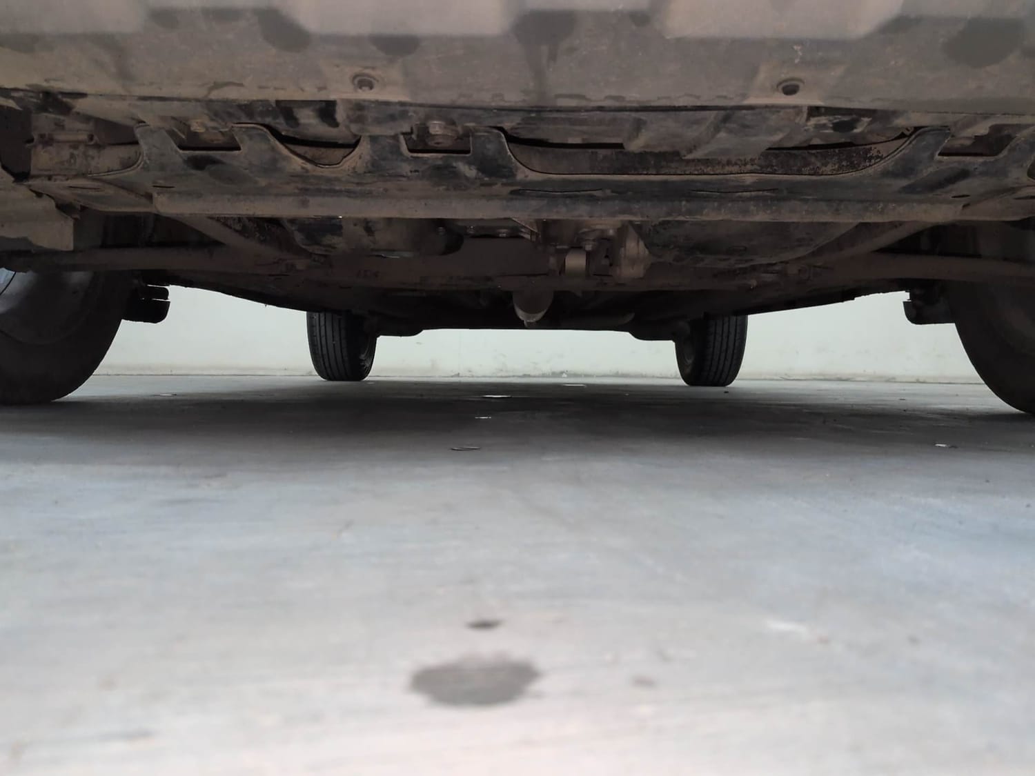 Used 2022 Nissan Magnite XV Premium Turbo CVT Petrol Automatic extra FRONT LEFT UNDERBODY VIEW