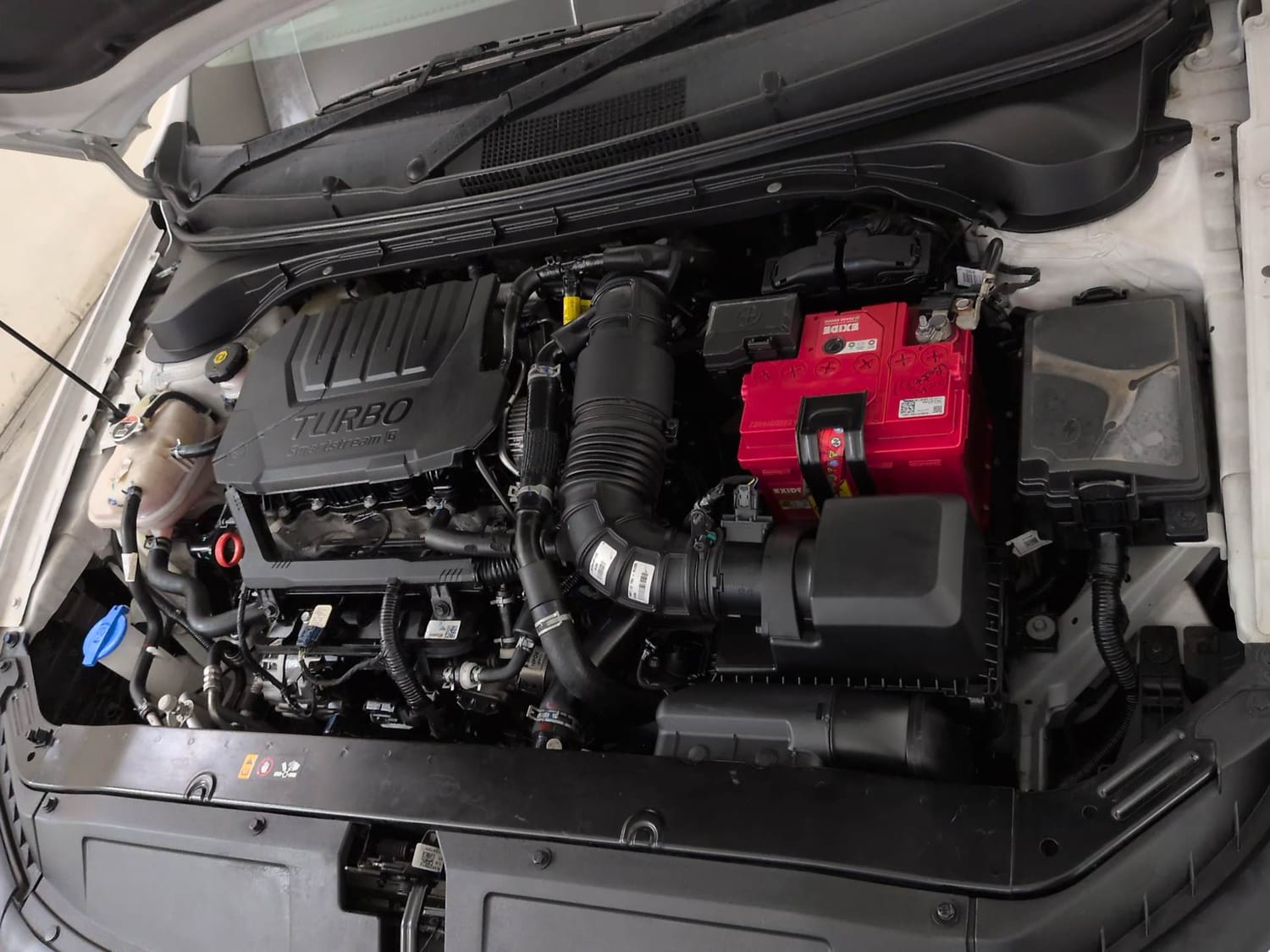Used 2024 Hyundai Verna SX (O) 1.5 Turbo Petrol DCT Petrol Automatic engine ENGINE LEFT SIDE VIEW
