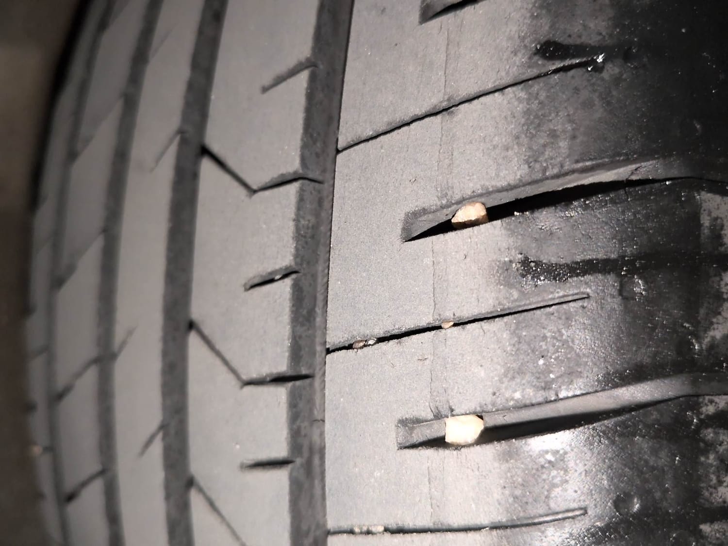 Used 2024 Hyundai Verna SX (O) 1.5 Turbo Petrol DCT Petrol Automatic tyres RIGHT REAR TYRE TREAD VIEW