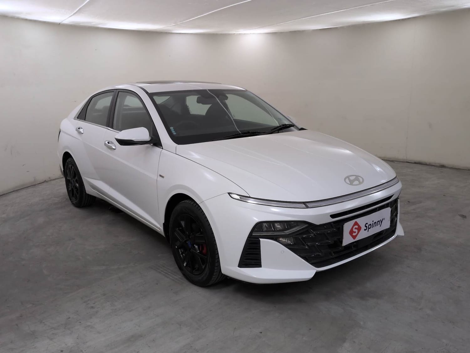 Used 2024 Hyundai Verna SX (O) 1.5 Turbo Petrol DCT Petrol Automatic exterior RIGHT FRONT CORNER VIEW