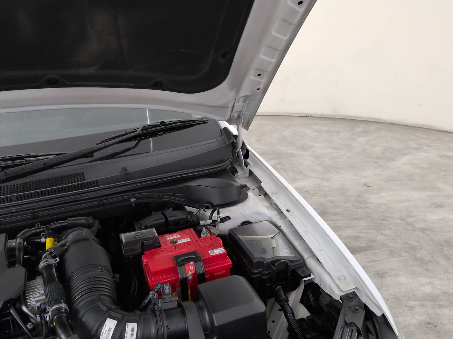 Used 2024 Hyundai Verna SX (O) 1.5 Turbo Petrol DCT Petrol Automatic engine ENGINE LEFT SIDE HINGE & APRON VIEW