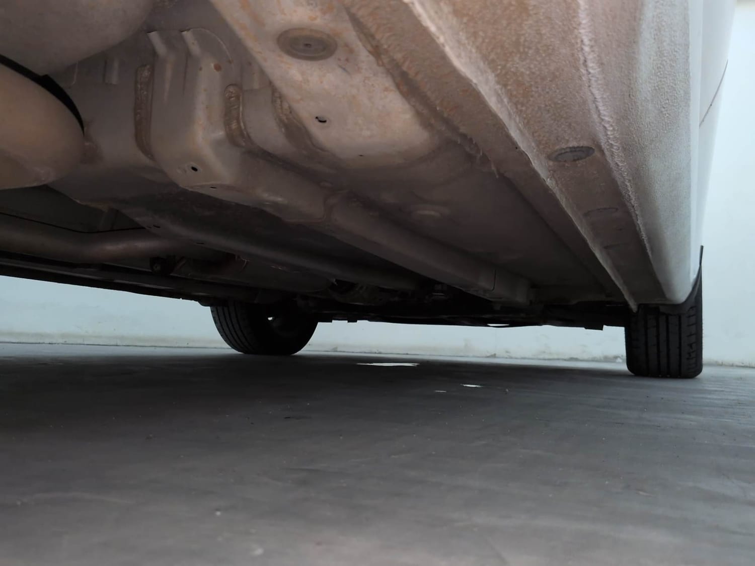 Used 2024 Hyundai Verna SX (O) 1.5 Turbo Petrol DCT Petrol Automatic extra REAR RIGHT UNDERBODY VIEW