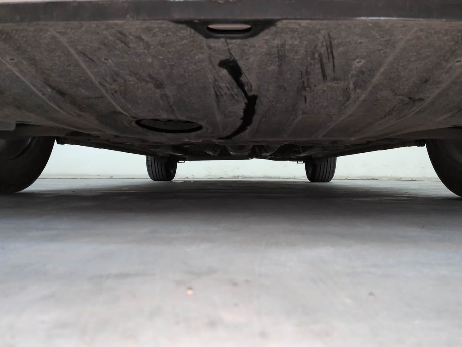 Used 2024 Hyundai Verna SX (O) 1.5 Turbo Petrol DCT Petrol Automatic extra FRONT LEFT UNDERBODY VIEW