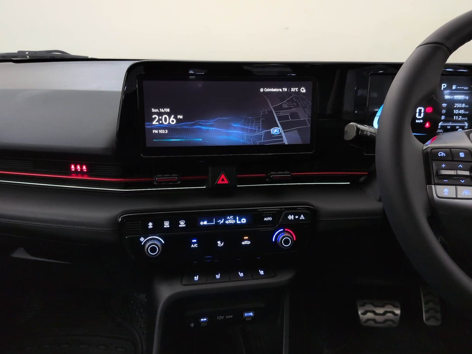Used 2024 Hyundai Verna SX (O) 1.5 Turbo Petrol DCT Petrol Automatic interior MUSIC SYSTEM & AC CONTROL VIEW