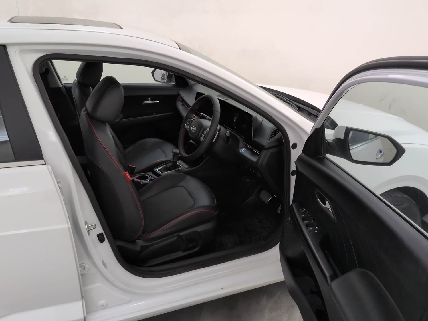 Used 2024 Hyundai Verna SX (O) 1.5 Turbo Petrol DCT Petrol Automatic interior RIGHT SIDE FRONT DOOR CABIN VIEW