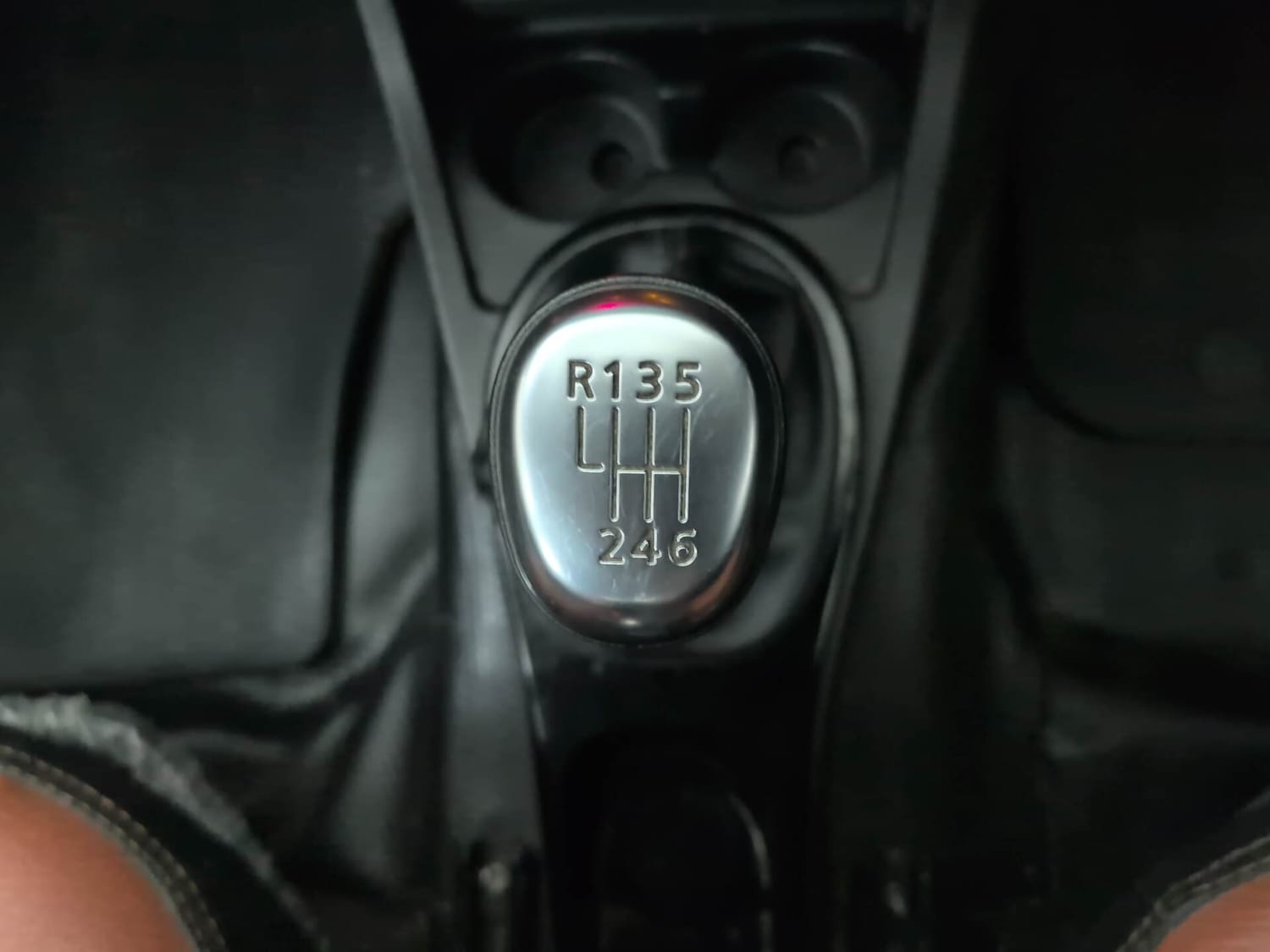 Used 2021 Renault Duster RXZ 1.3 Turbo Petrol MT Petrol Manual interior GEAR  KNOB VIEW