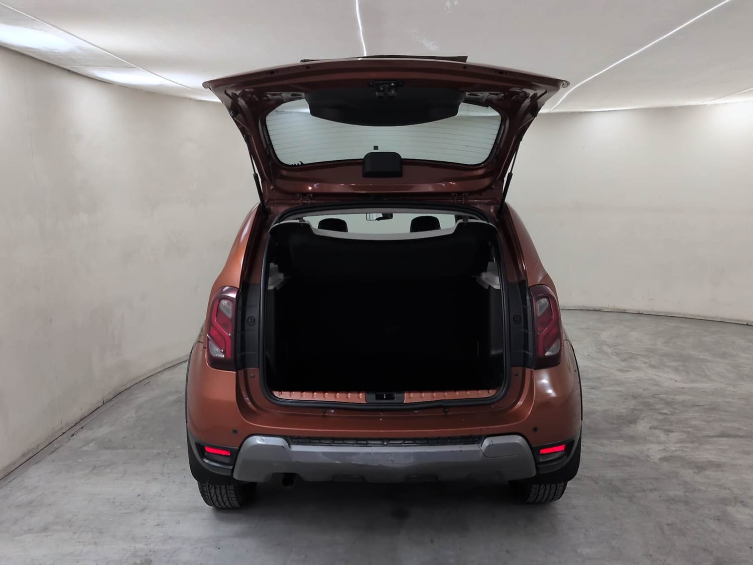 Used 2021 Renault Duster RXZ 1.3 Turbo Petrol MT Petrol Manual interior DICKY DOOR OPEN VIEW