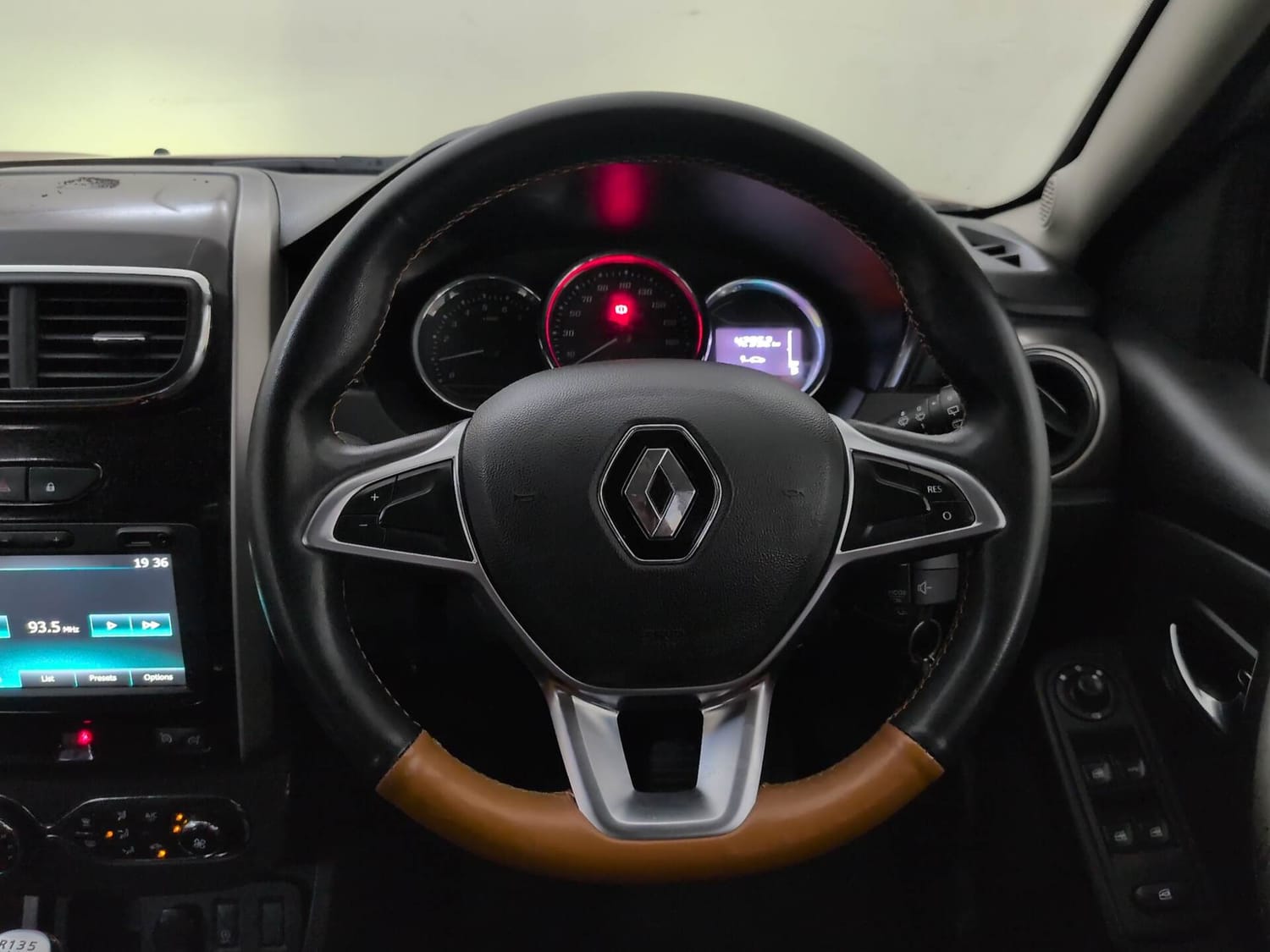 Used 2021 Renault Duster RXZ 1.3 Turbo Petrol MT Petrol Manual interior STEERING VIEW