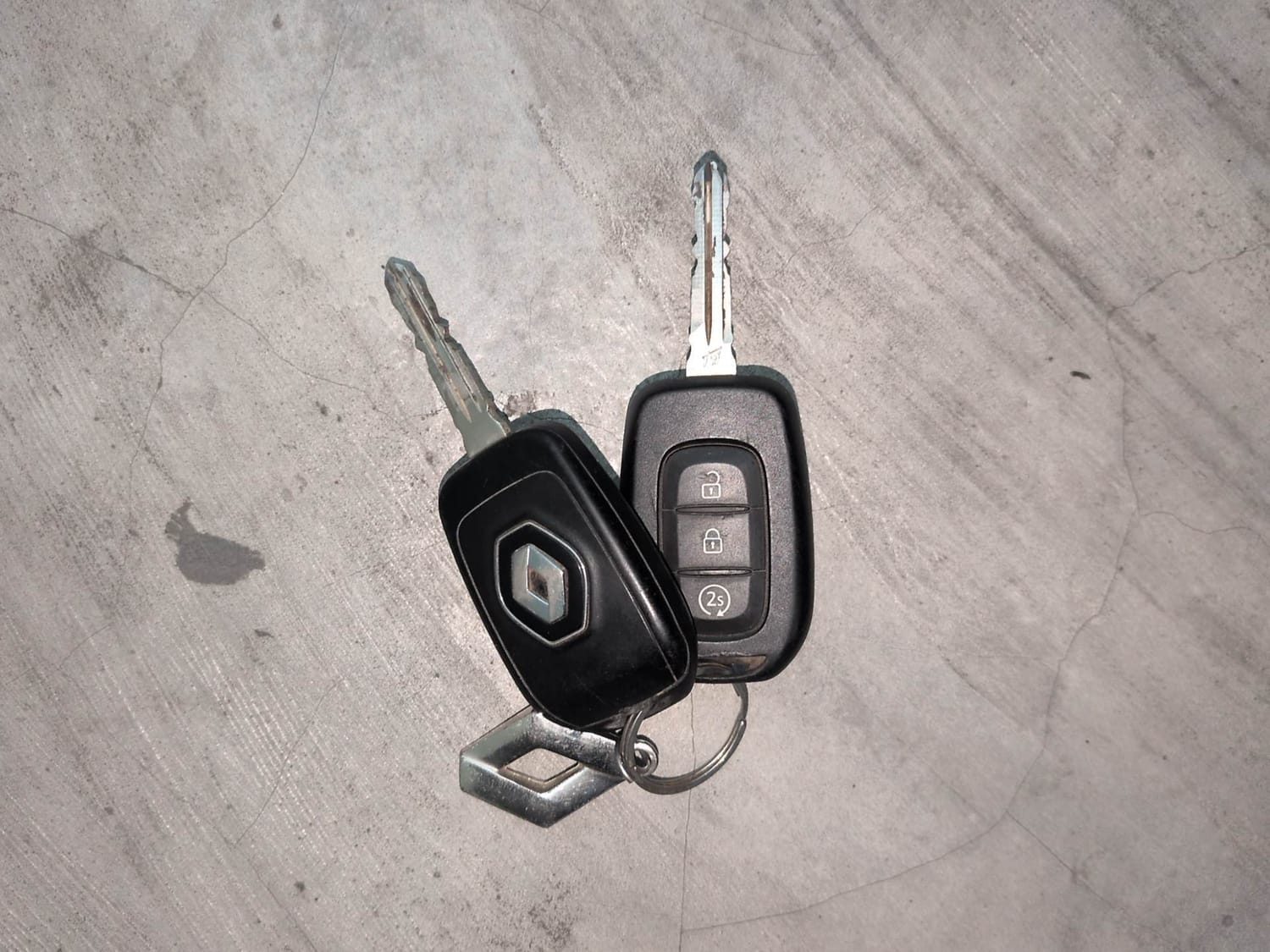 Used 2021 Renault Duster RXZ 1.3 Turbo Petrol MT Petrol Manual extra CAR KEY VIEW