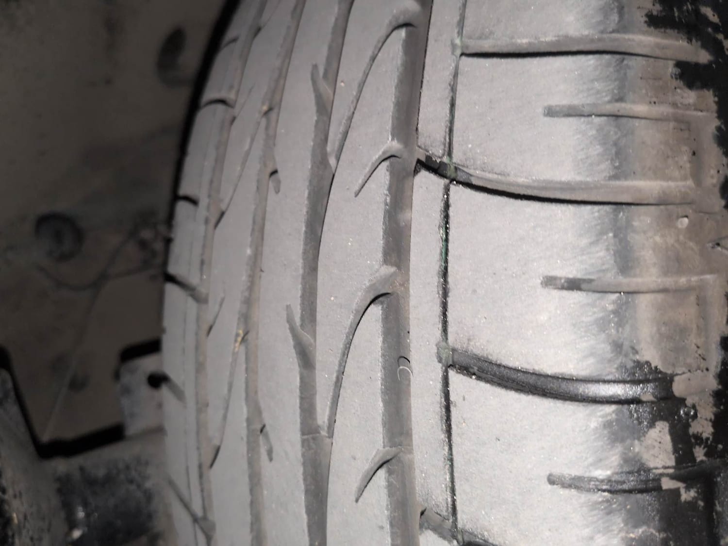 Used 2021 Renault Duster RXZ 1.3 Turbo Petrol MT Petrol Manual tyres LEFT FRONT TYRE TREAD VIEW
