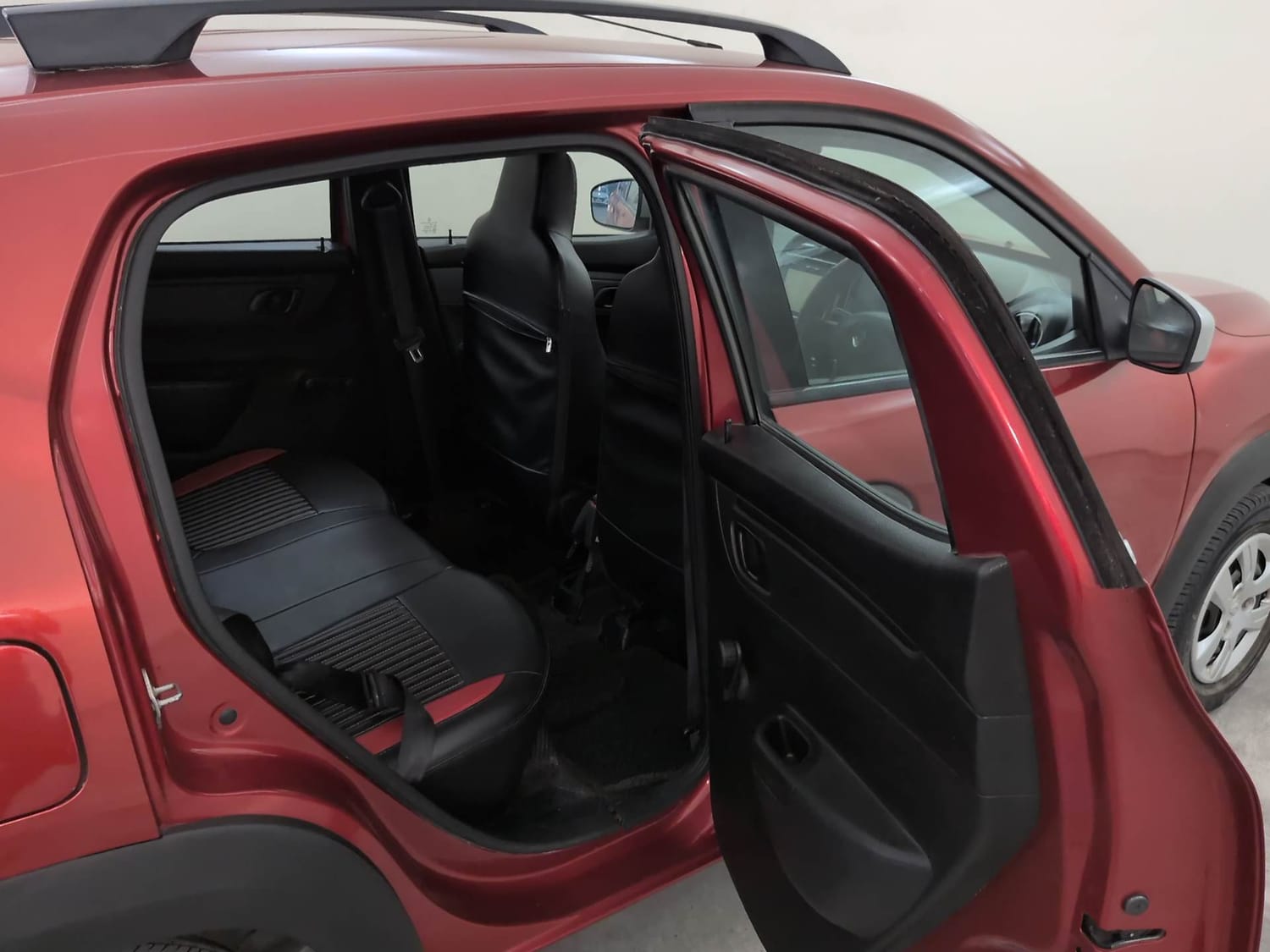 Used 2018 Renault Kwid RXT (O) 1.0 SCE Edition Petrol Manual interior RIGHT SIDE REAR DOOR CABIN VIEW