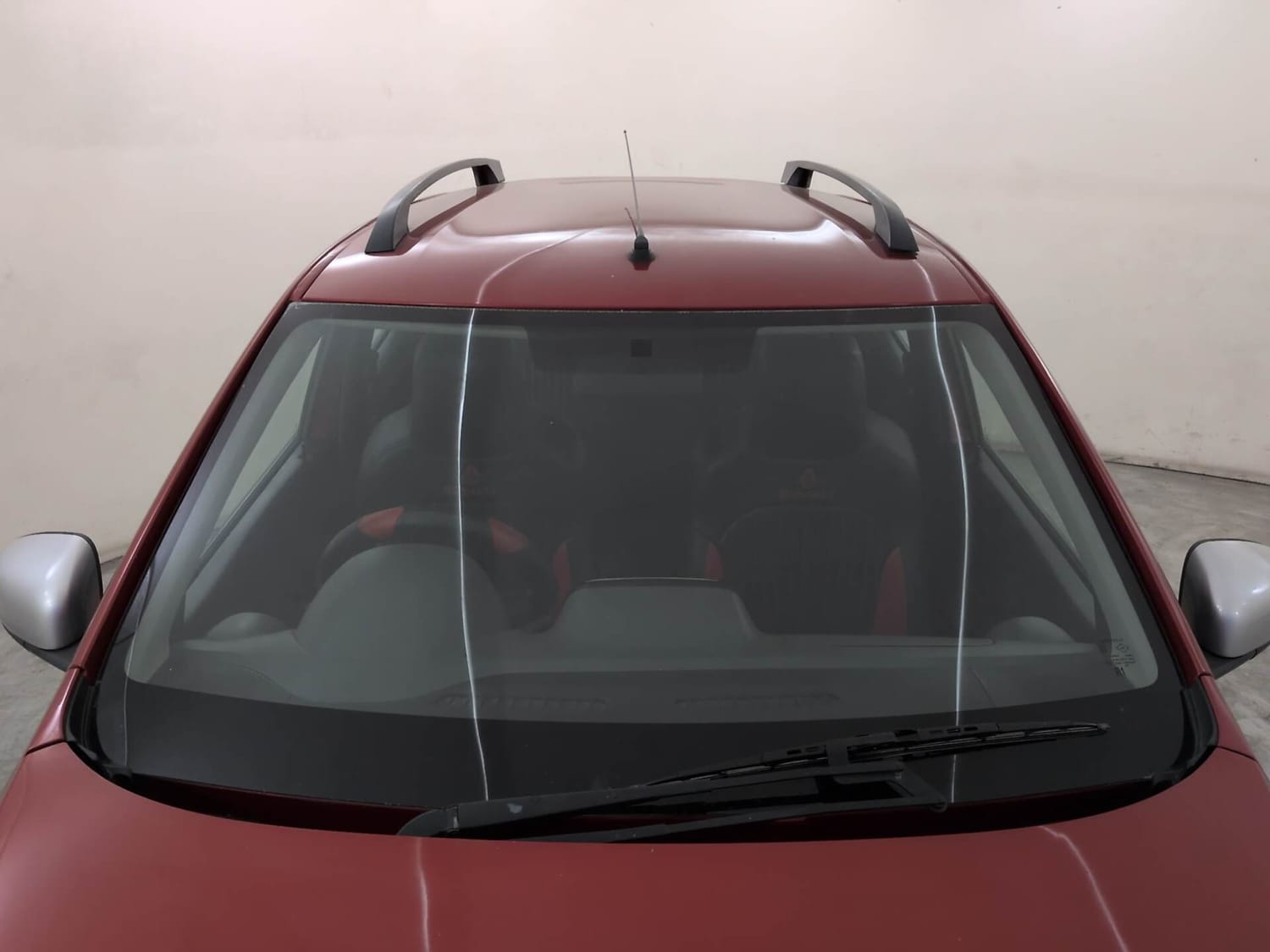 Used 2018 Renault Kwid RXT (O) 1.0 SCE Edition Petrol Manual exterior FRONT WINDSHIELD VIEW