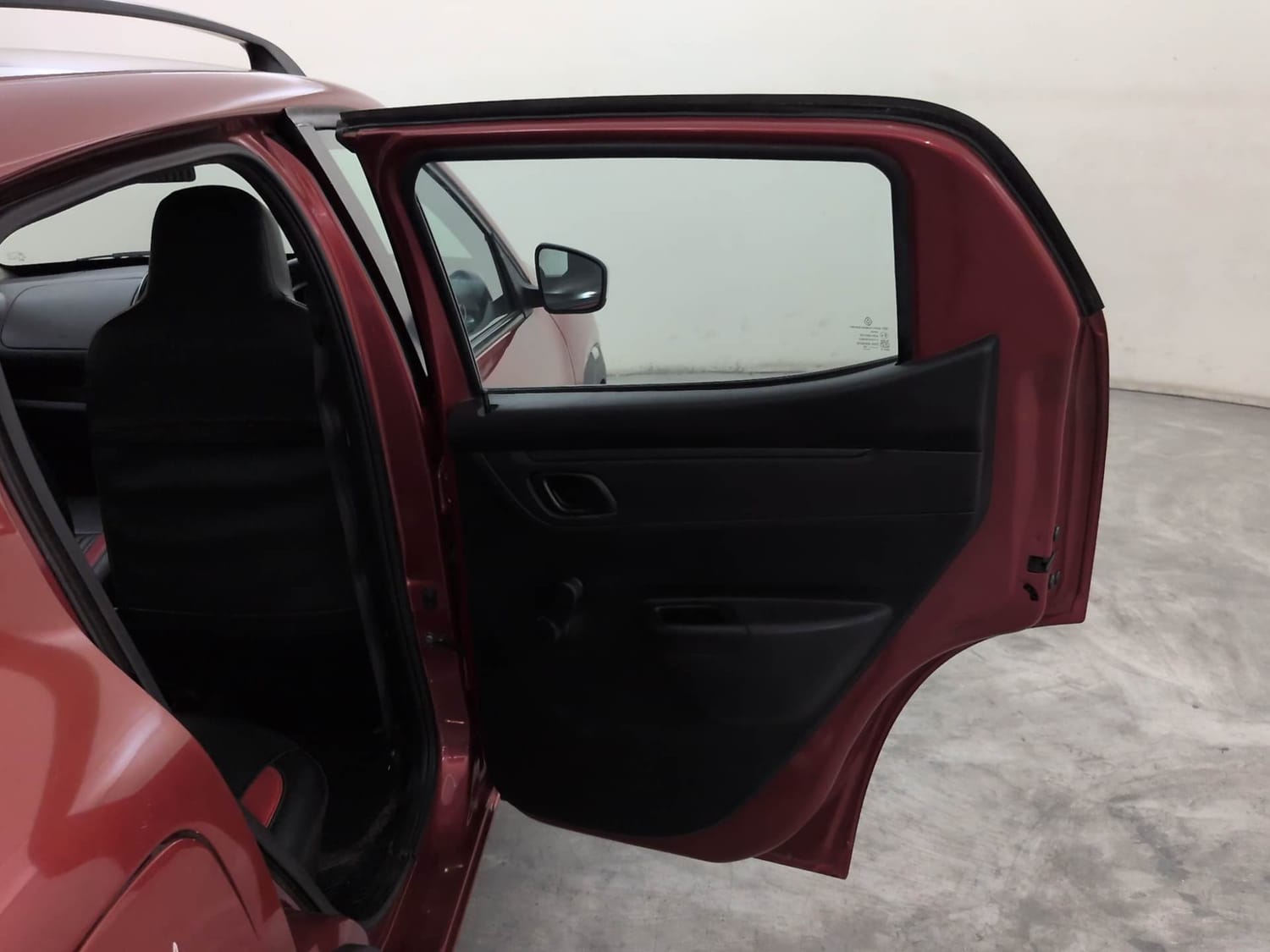 Used 2018 Renault Kwid RXT (O) 1.0 SCE Edition Petrol Manual interior RIGHT REAR DOOR OPEN VIEW