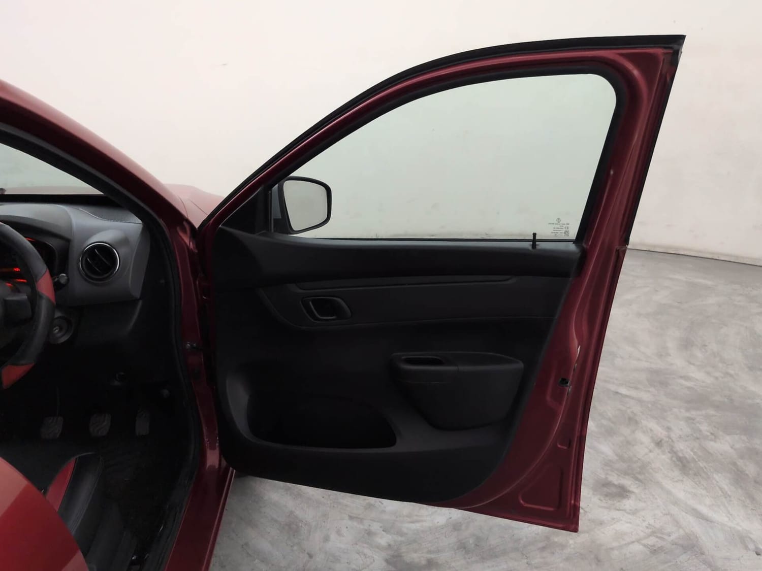 Used 2018 Renault Kwid RXT (O) 1.0 SCE Edition Petrol Manual interior RIGHT FRONT DOOR OPEN VIEW
