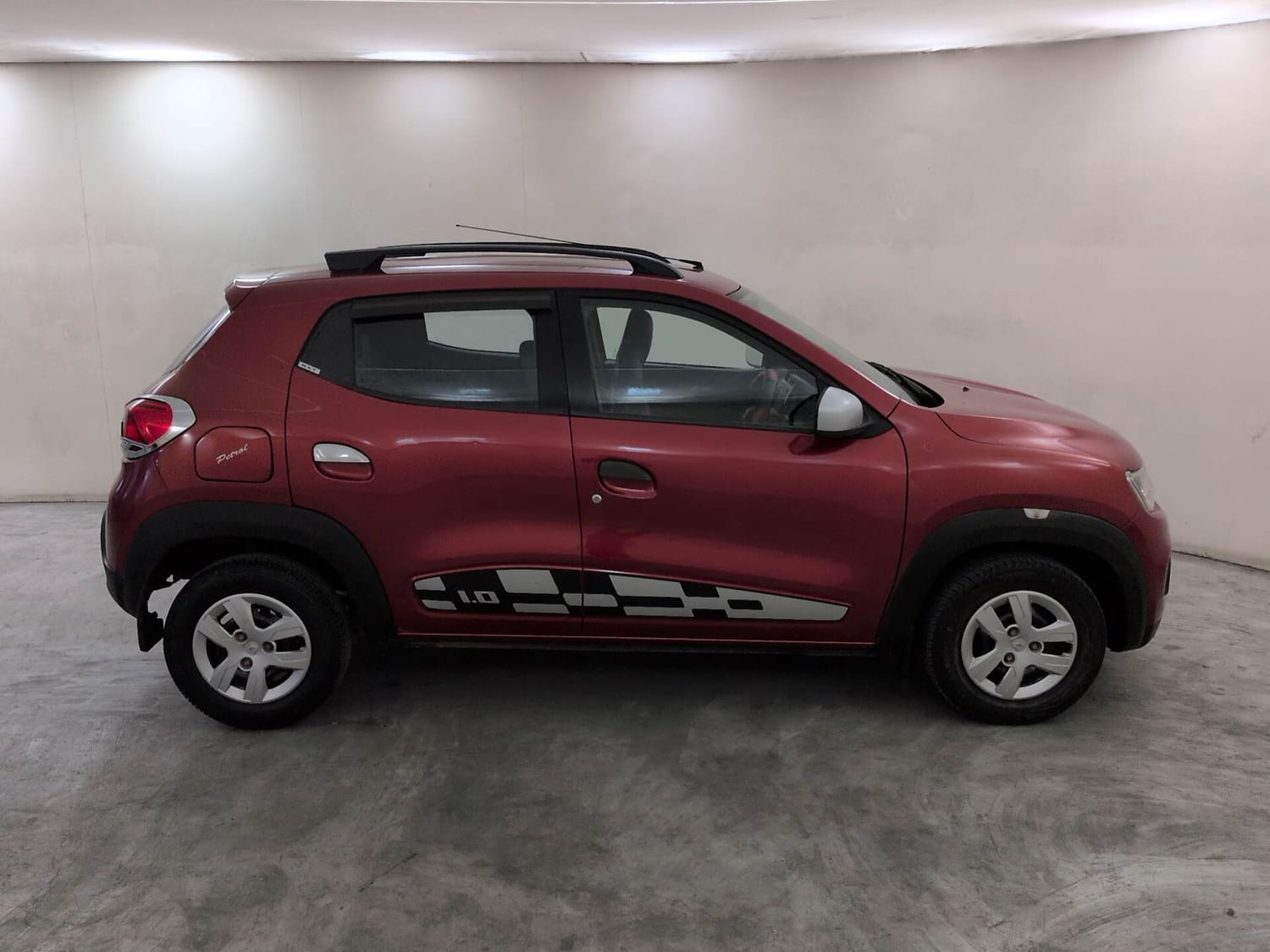 Used 2018 Renault Kwid RXT (O) 1.0 SCE Edition Petrol Manual exterior RIGHT SIDE VIEW