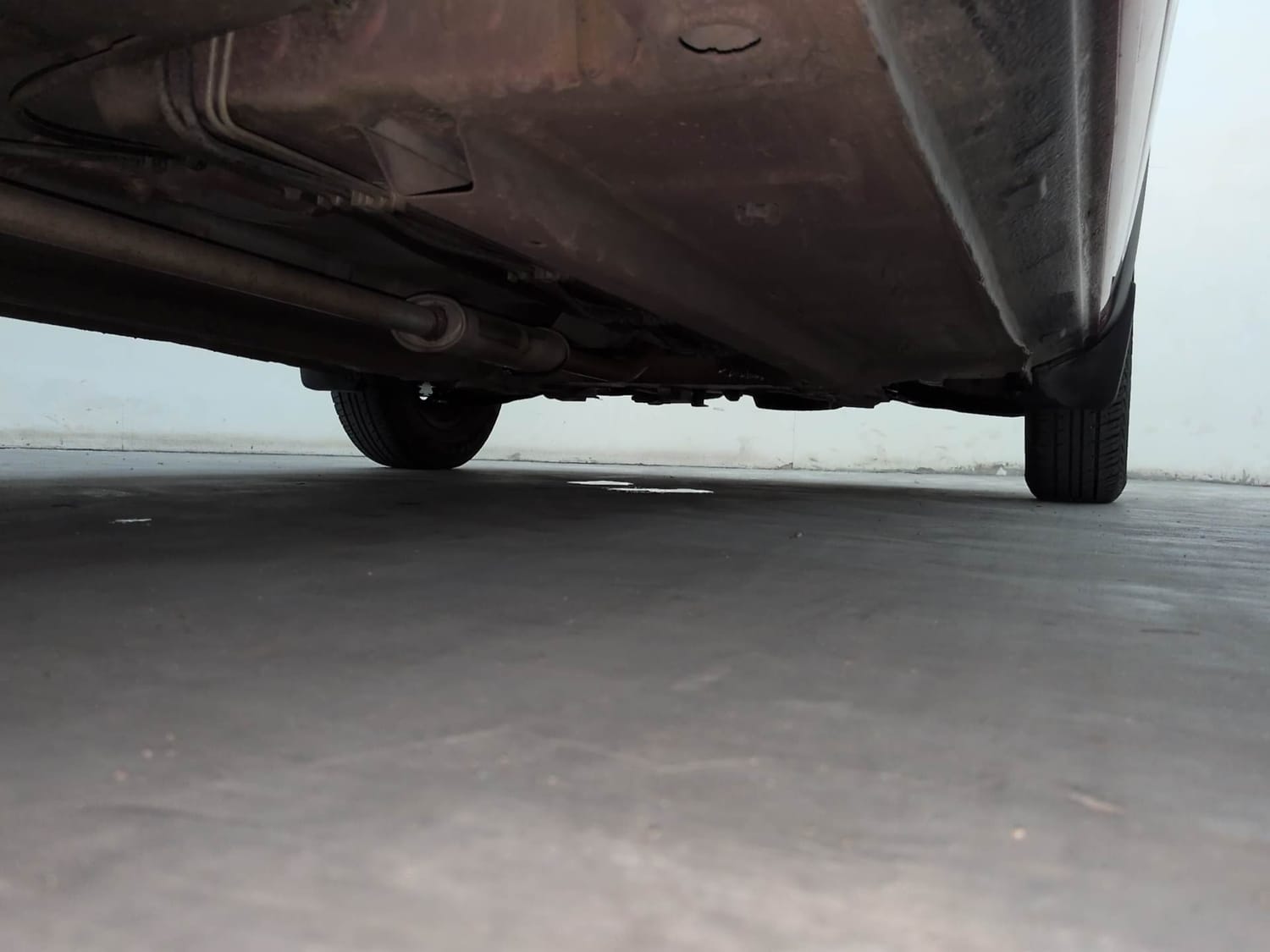 Used 2018 Renault Kwid RXT (O) 1.0 SCE Edition Petrol Manual extra REAR RIGHT UNDERBODY VIEW