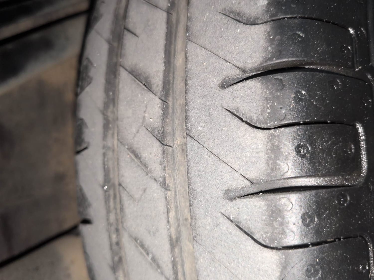 Used 2016 Renault Kwid RXT Petrol Manual tyres RIGHT REAR TYRE TREAD VIEW