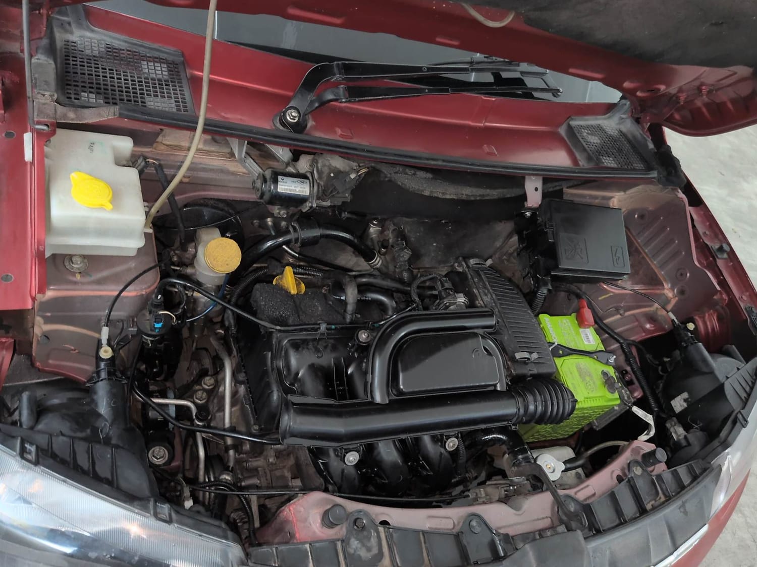 Used 2016 Renault Kwid RXT Petrol Manual engine ENGINE RIGHT SIDE VIEW