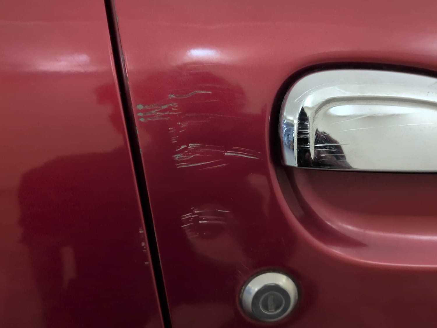 Used 2016 Renault Kwid RXT Petrol Manual dents MINOR SCRATCH
