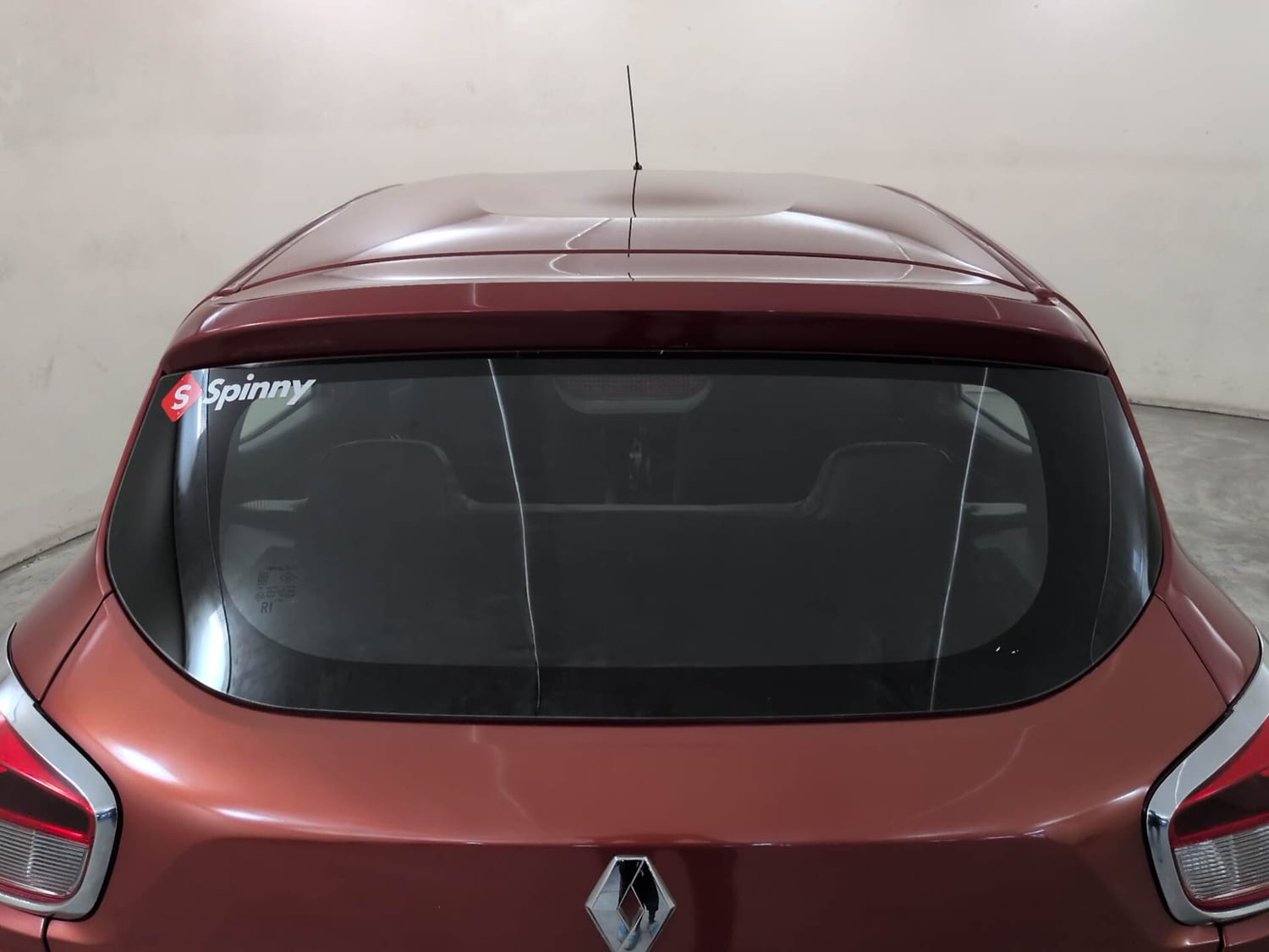 Used 2016 Renault Kwid RXT Petrol Manual exterior BACK WINDSHIELD VIEW