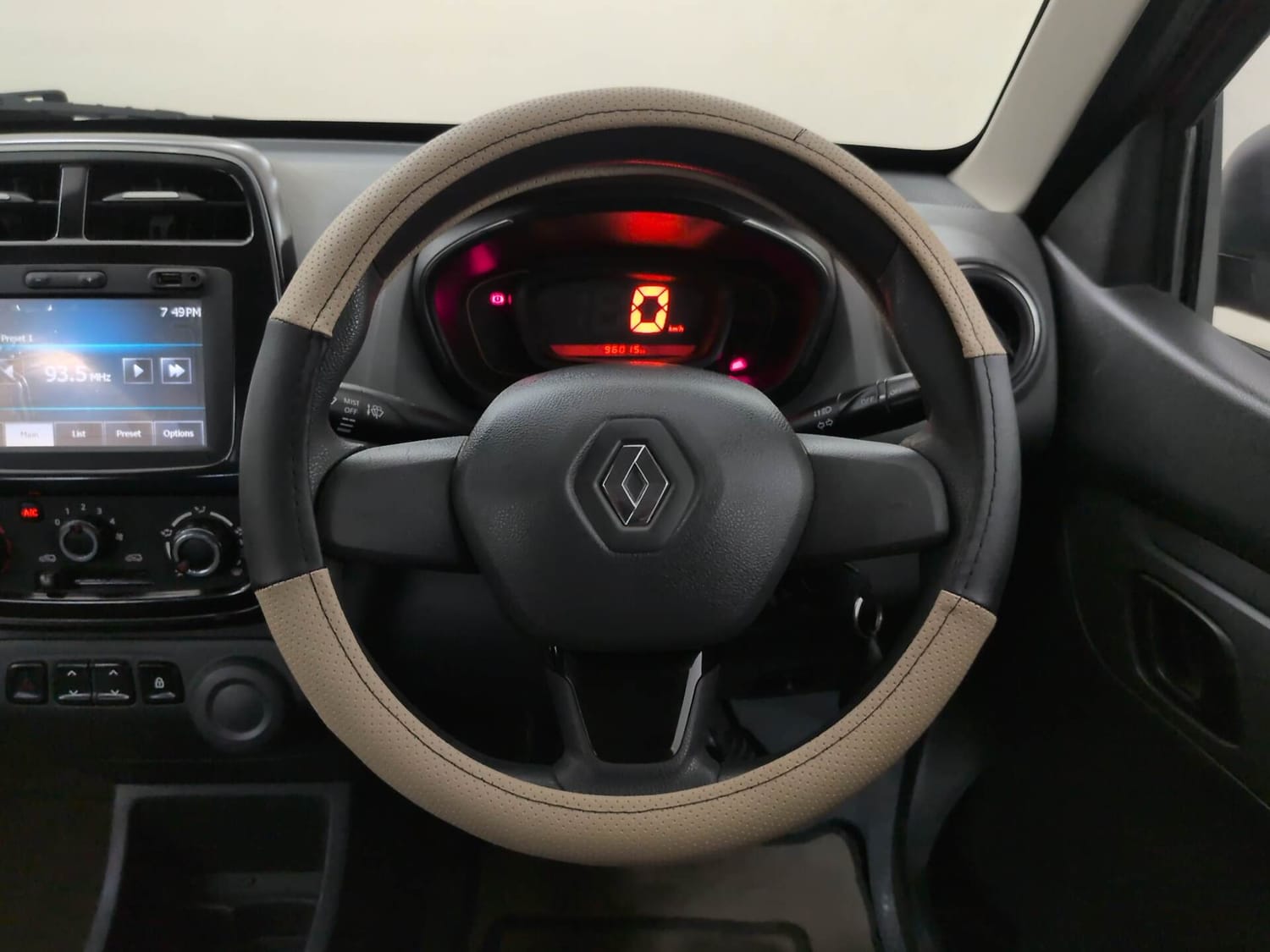Used 2016 Renault Kwid RXT Petrol Manual interior STEERING VIEW