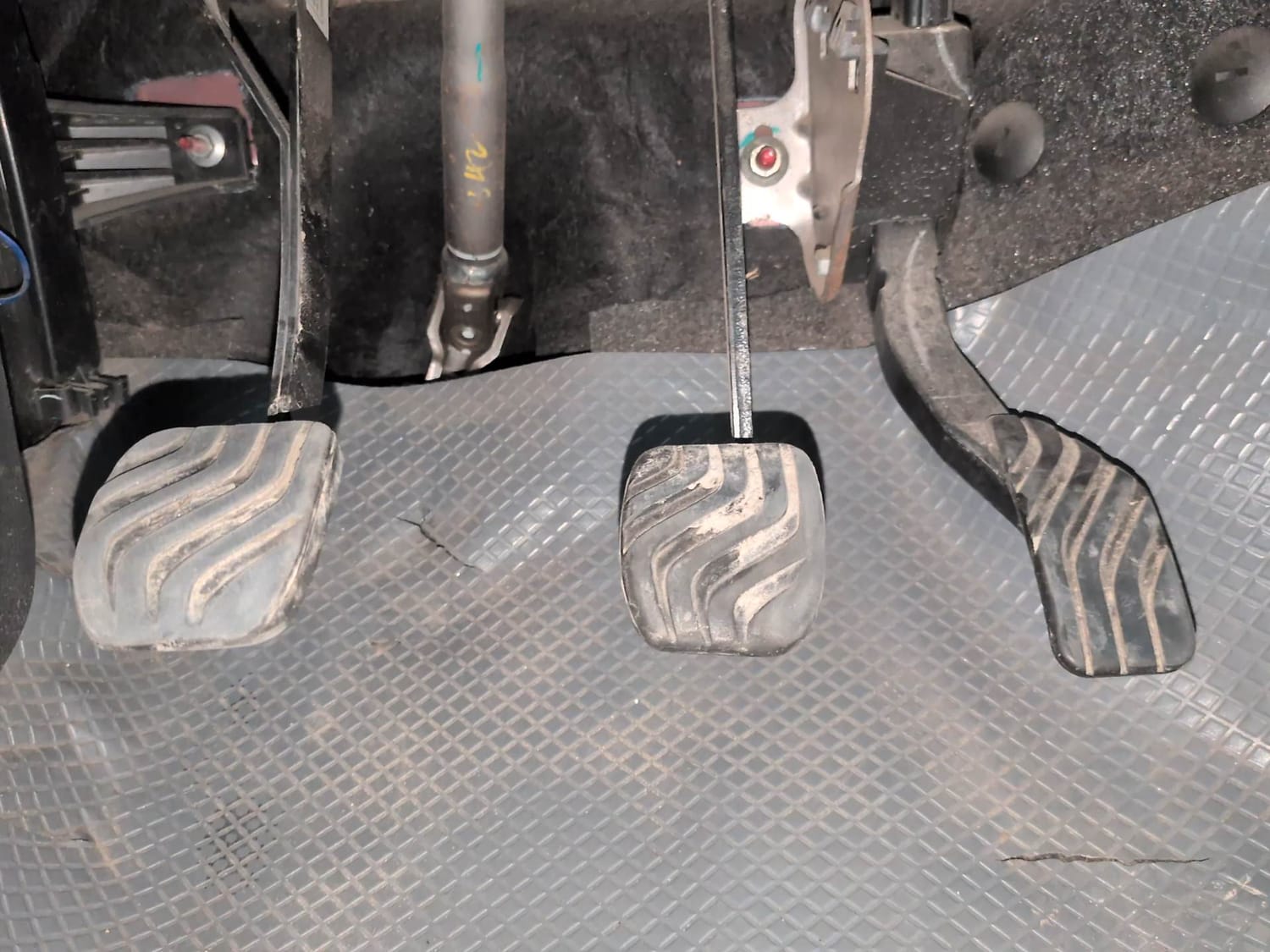 Used 2016 Renault Kwid RXT Petrol Manual interior PEDALS VIEW
