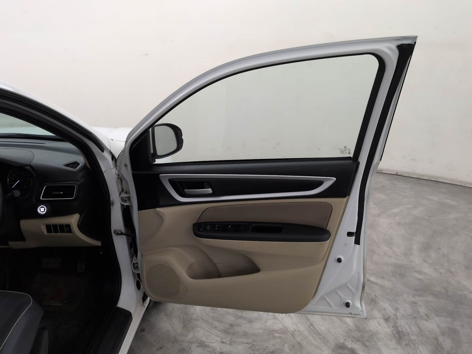 Used 2024 Honda Amaze VX 1.2 Petrol CVT Petrol Automatic interior RIGHT FRONT DOOR OPEN VIEW