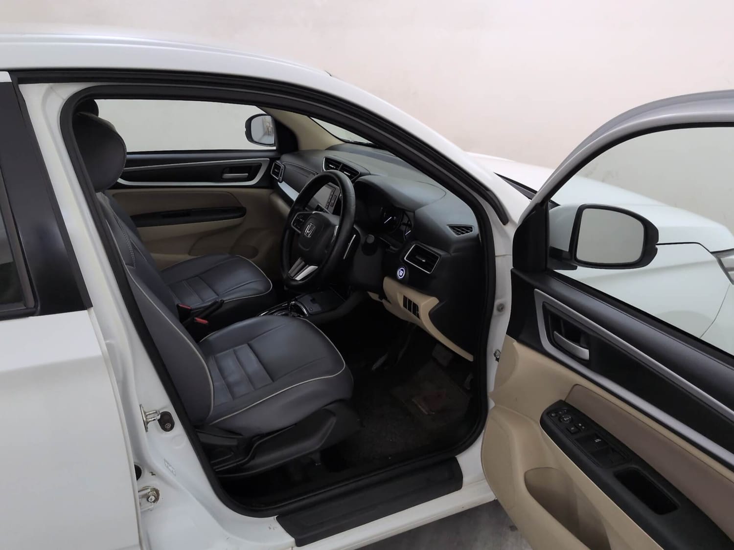 Used 2024 Honda Amaze VX 1.2 Petrol CVT Petrol Automatic interior RIGHT SIDE FRONT DOOR CABIN VIEW