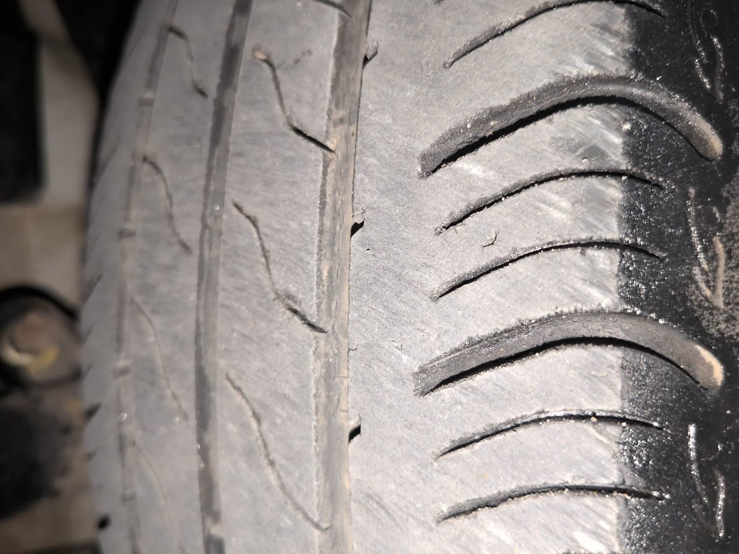 Used 2024 Honda Amaze VX 1.2 Petrol CVT Petrol Automatic tyres RIGHT FRONT TYRE TREAD VIEW
