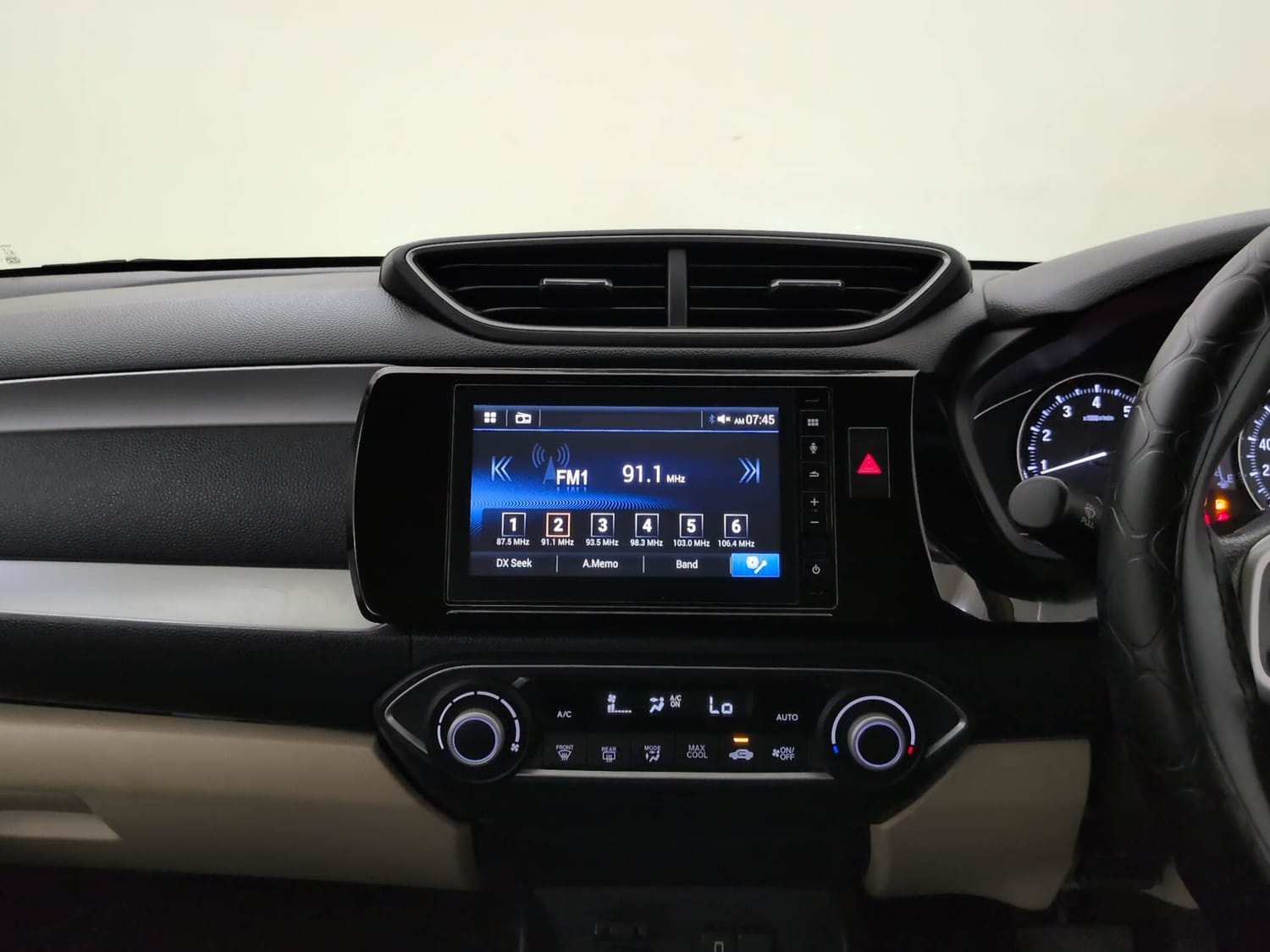 Used 2024 Honda Amaze VX 1.2 Petrol CVT Petrol Automatic interior MUSIC SYSTEM & AC CONTROL VIEW