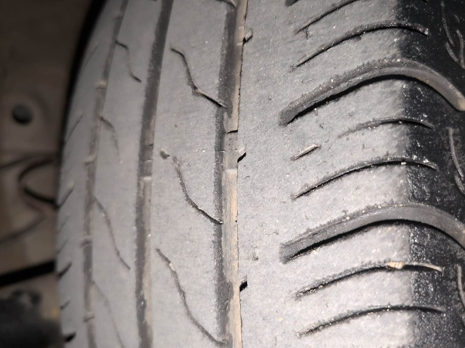 Used 2024 Honda Amaze VX 1.2 Petrol CVT Petrol Automatic tyres LEFT FRONT TYRE TREAD VIEW