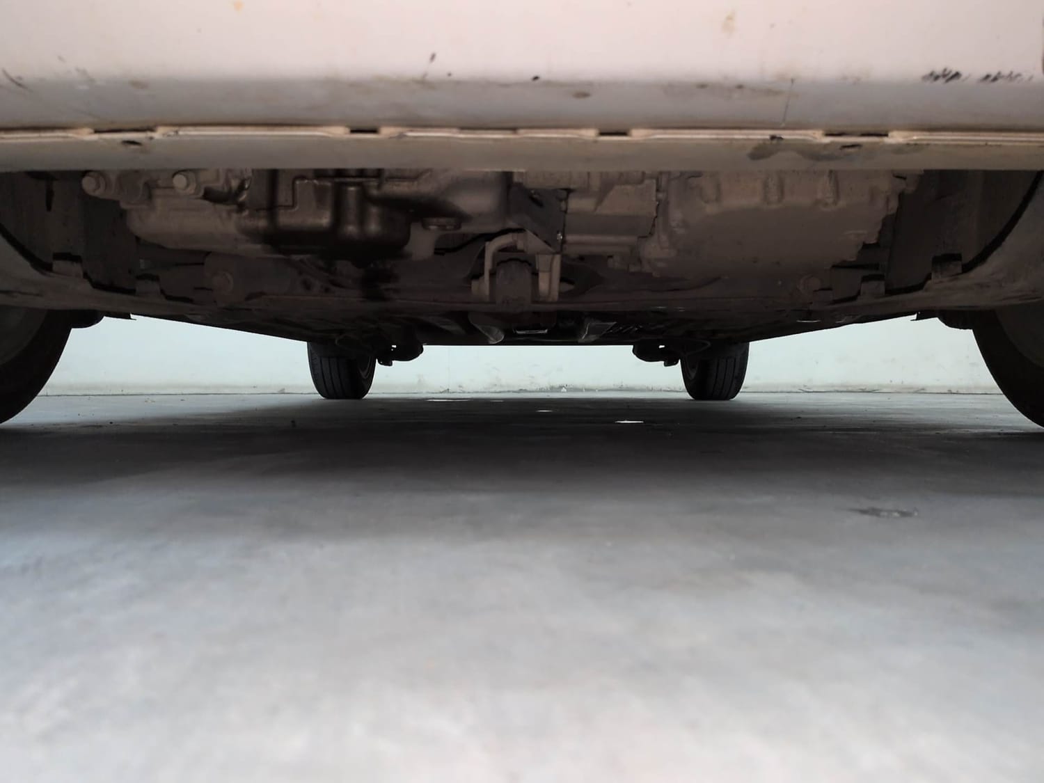 Used 2024 Honda Amaze VX 1.2 Petrol CVT Petrol Automatic extra FRONT LEFT UNDERBODY VIEW