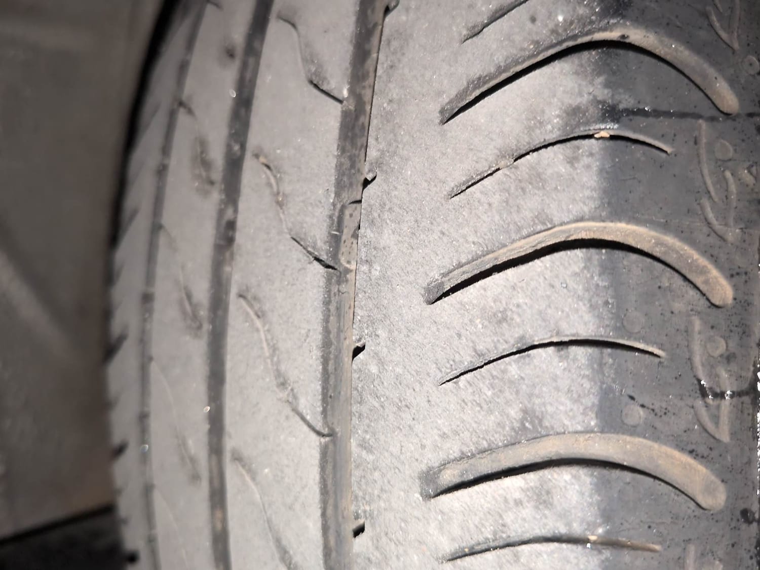 Used 2024 Honda Amaze VX 1.2 Petrol CVT Petrol Automatic tyres RIGHT REAR TYRE TREAD VIEW
