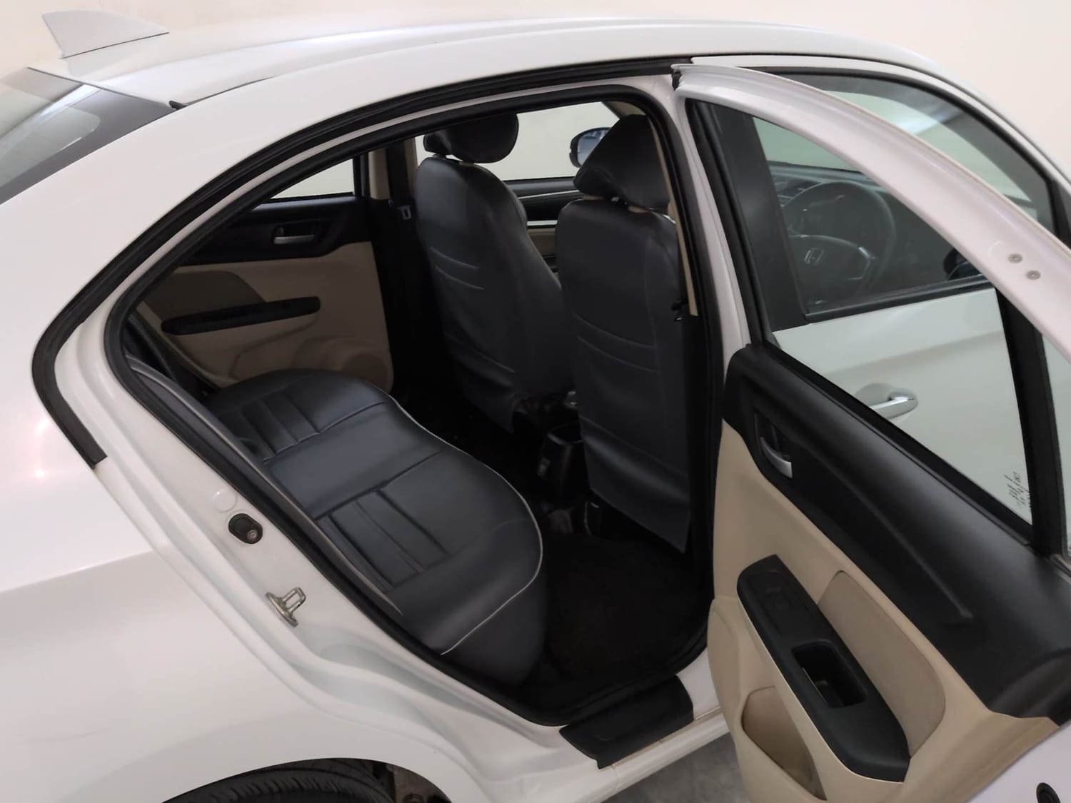 Used 2024 Honda Amaze VX 1.2 Petrol CVT Petrol Automatic interior RIGHT SIDE REAR DOOR CABIN VIEW