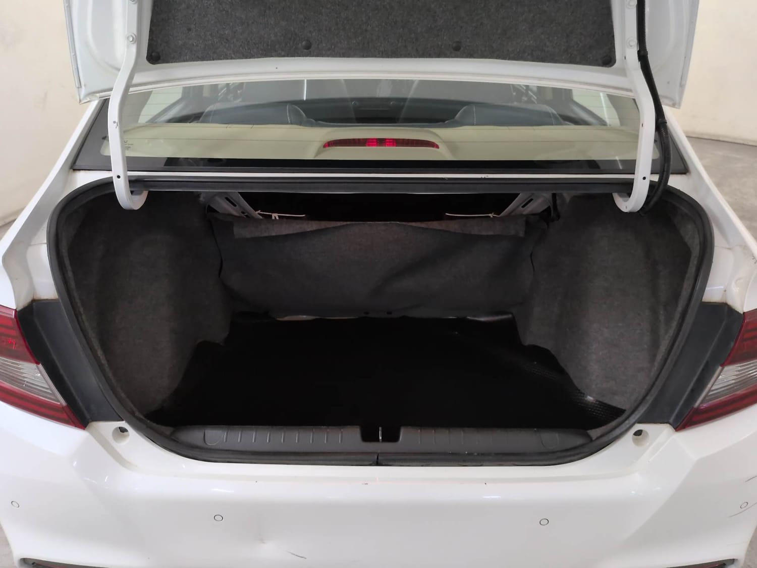 Used 2024 Honda Amaze VX 1.2 Petrol CVT Petrol Automatic interior DICKY INSIDE VIEW
