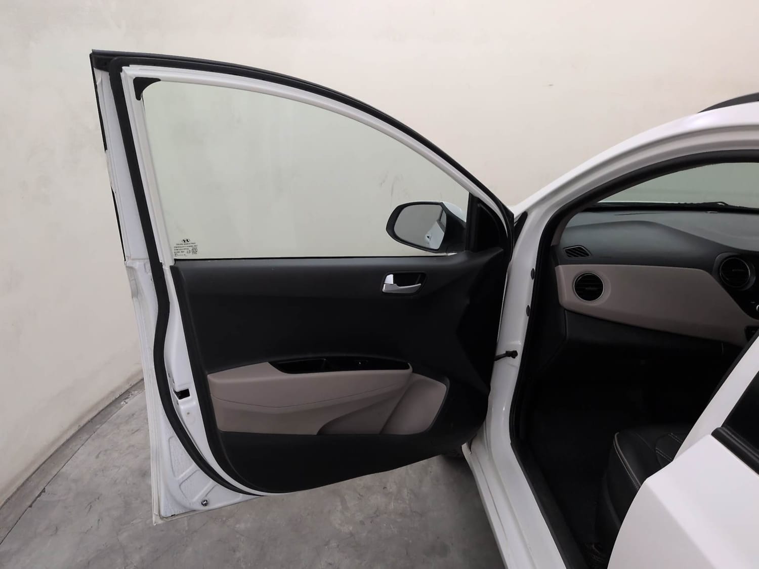 Used 2018 Hyundai Grand i10 Sportz 1.2 Kappa VTVT Petrol Manual interior LEFT FRONT DOOR OPEN VIEW