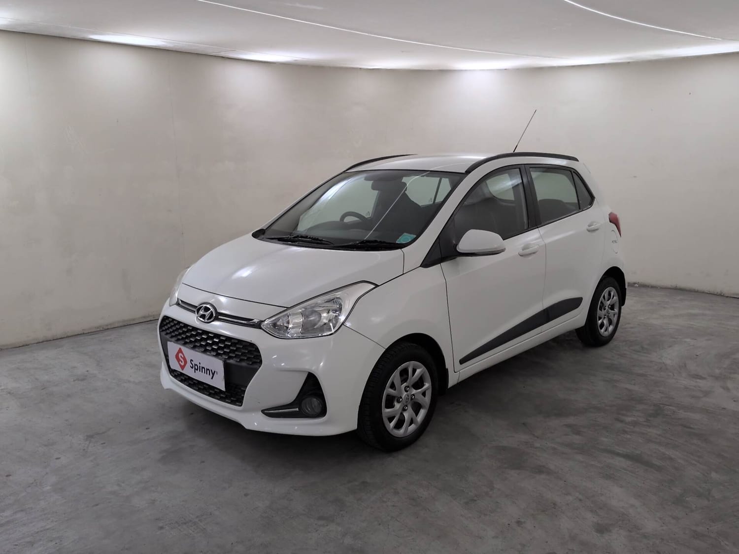 Used 2018 Hyundai Grand i10 Sportz 1.2 Kappa VTVT Petrol Manual exterior LEFT FRONT CORNER VIEW