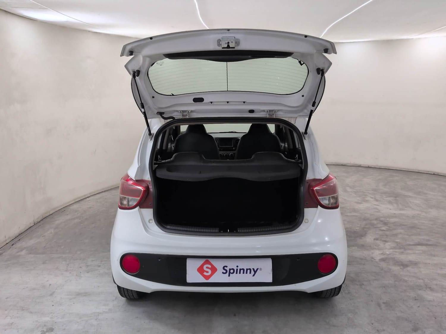 Used 2018 Hyundai Grand i10 Sportz 1.2 Kappa VTVT Petrol Manual interior DICKY DOOR OPEN VIEW