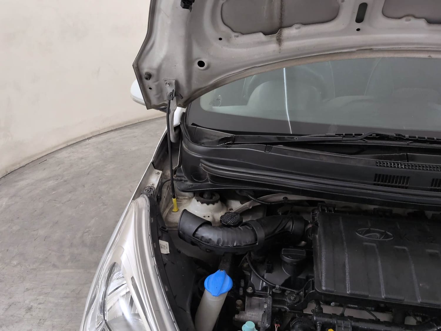 Used 2018 Hyundai Grand i10 Sportz 1.2 Kappa VTVT Petrol Manual engine ENGINE RIGHT SIDE HINGE & APRON VIEW