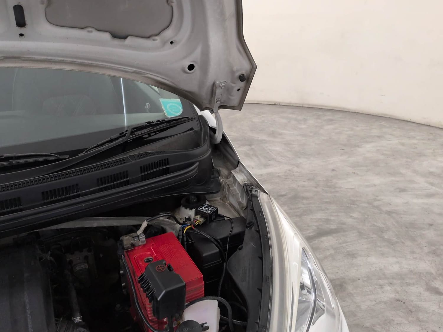 Used 2018 Hyundai Grand i10 Sportz 1.2 Kappa VTVT Petrol Manual engine ENGINE LEFT SIDE HINGE & APRON VIEW
