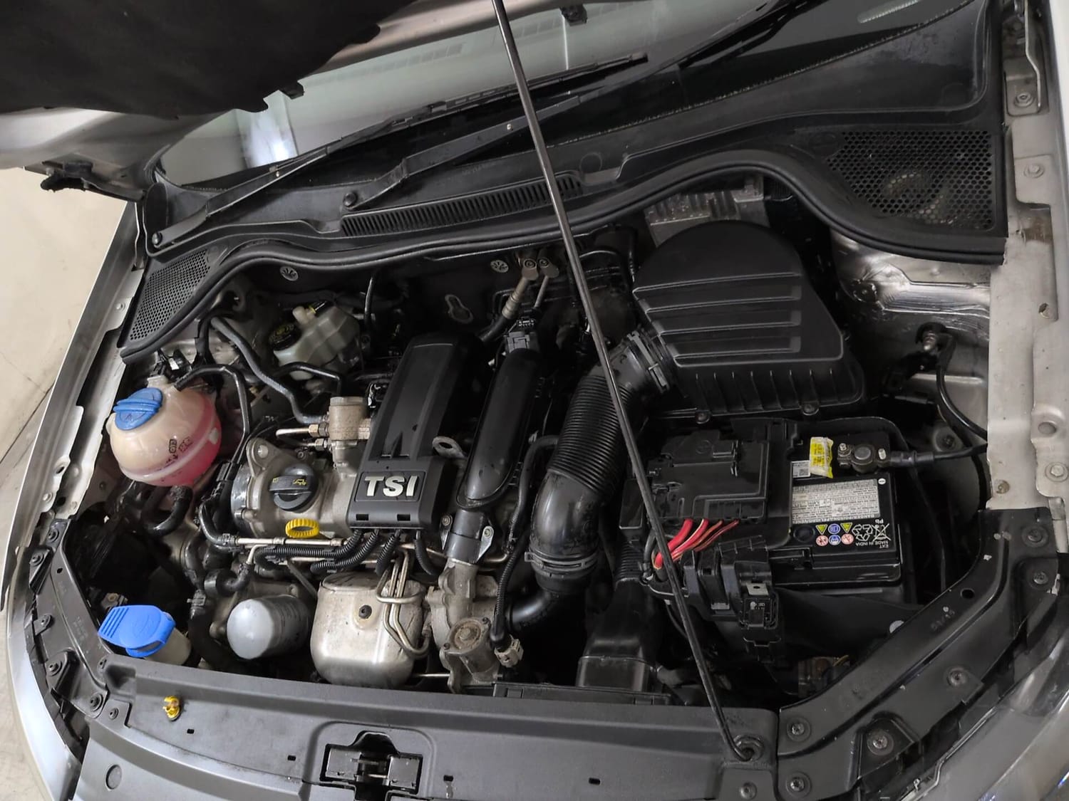Used 2016 Volkswagen Vento Comfortline 1.2 (P) AT Petrol Automatic engine ENGINE LEFT SIDE VIEW