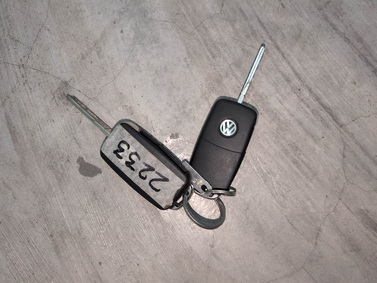 Used 2016 Volkswagen Vento Comfortline 1.2 (P) AT Petrol Automatic extra CAR KEY VIEW
