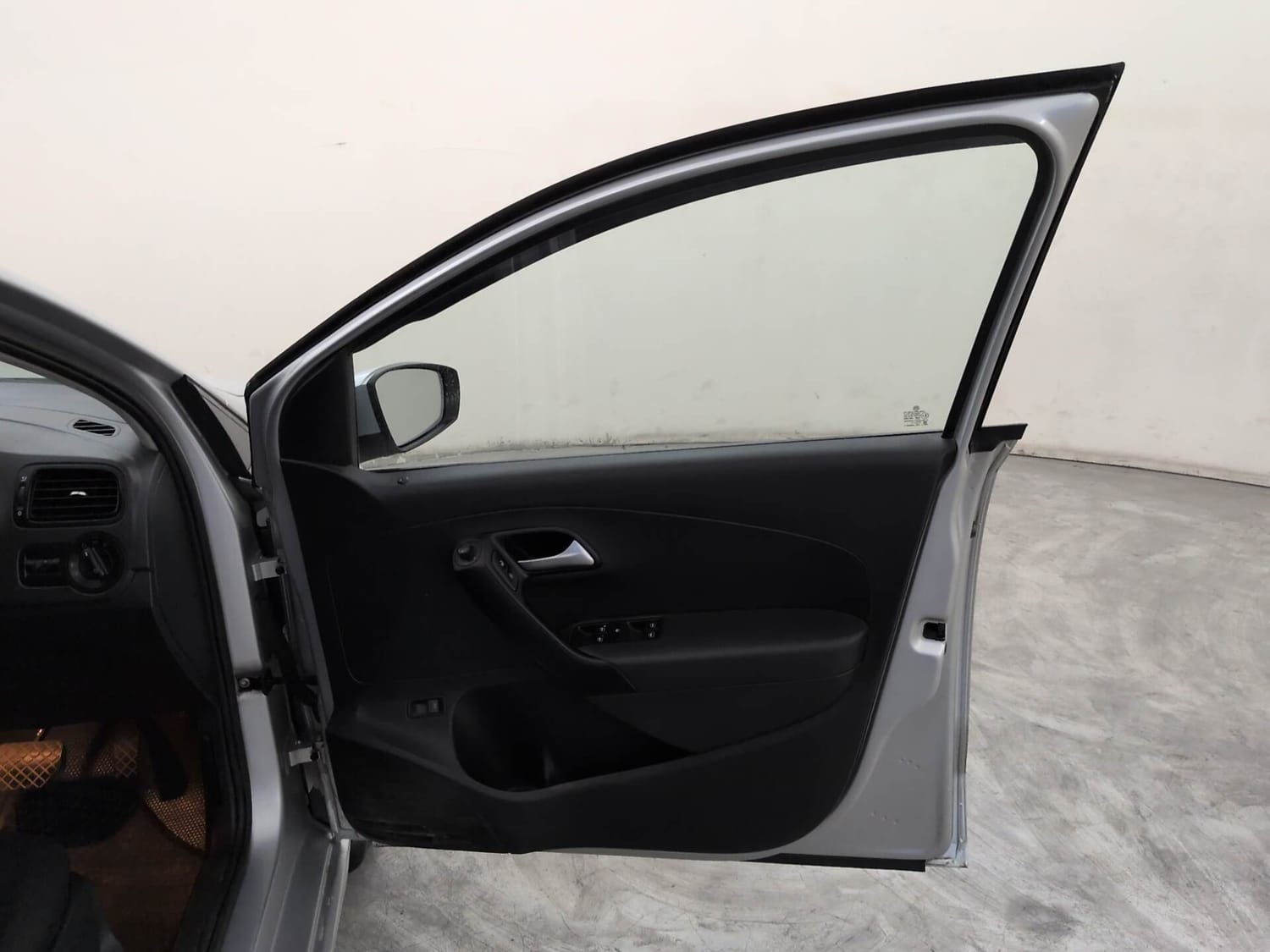 Used 2016 Volkswagen Vento Comfortline 1.2 (P) AT Petrol Automatic interior RIGHT FRONT DOOR OPEN VIEW