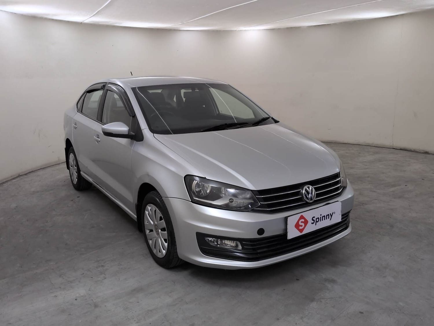 Used 2016 Volkswagen Vento Comfortline 1.2 (P) AT Petrol Automatic exterior RIGHT FRONT CORNER VIEW