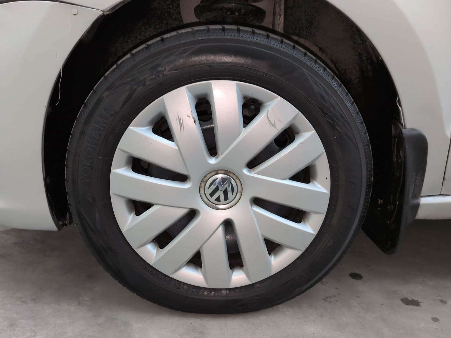 Used 2016 Volkswagen Vento Comfortline 1.2 (P) AT Petrol Automatic tyres LEFT FRONT TYRE RIM VIEW