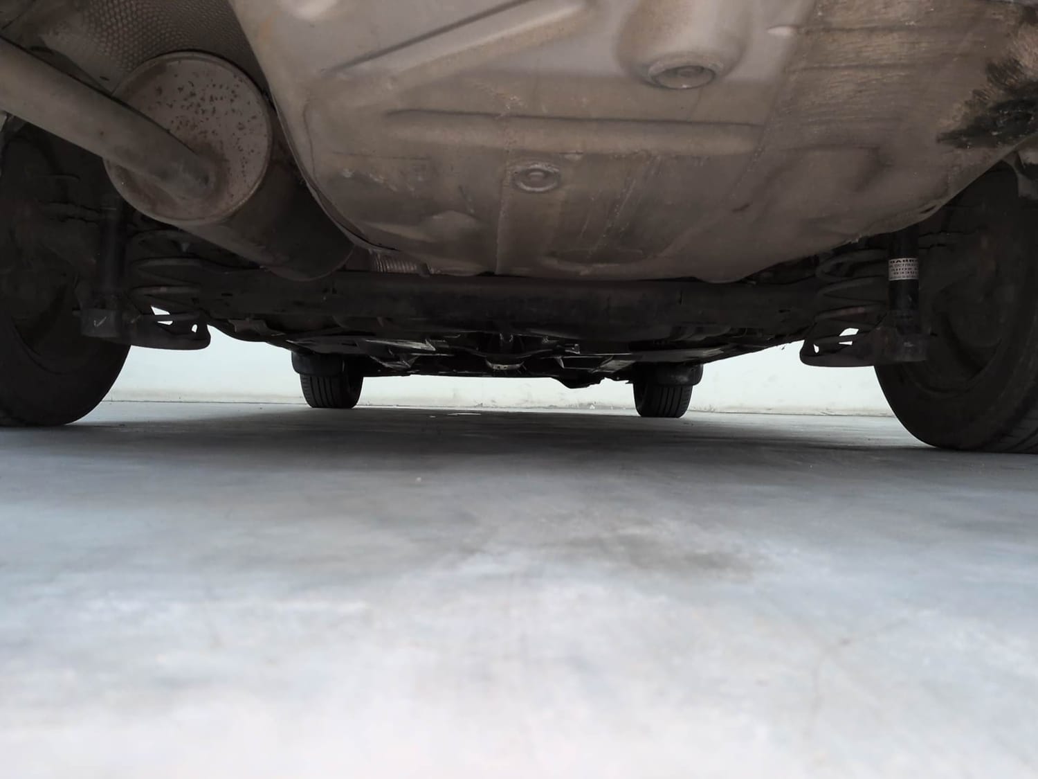 Used 2016 Volkswagen Vento Comfortline 1.2 (P) AT Petrol Automatic extra REAR UNDERBODY VIEW (TAKEN FROM REAR)